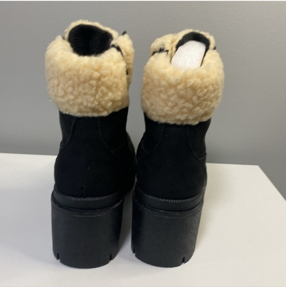 Winter Boots - Picture 3 of 8